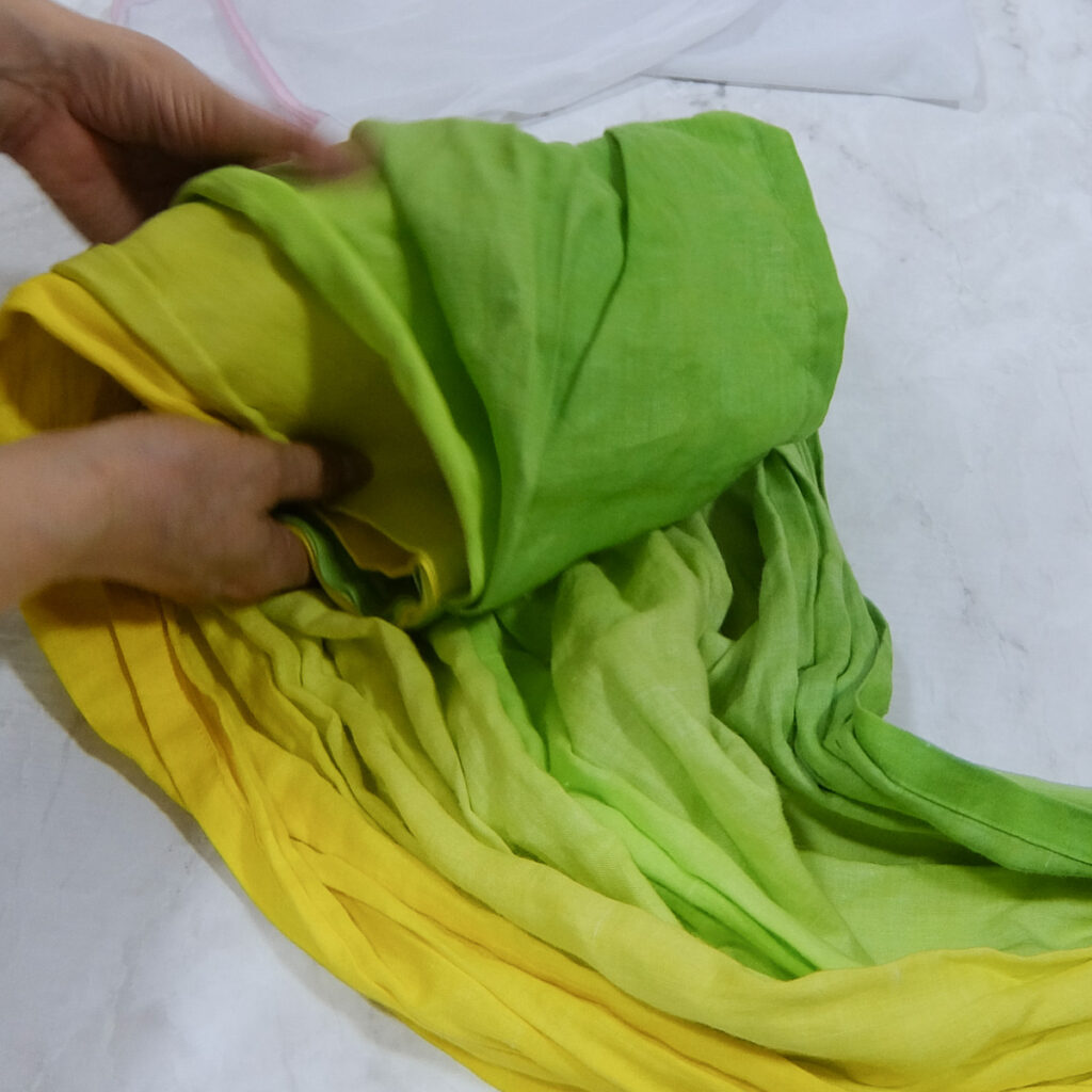 スリングを洗濯するときの準備(リングを巻き込む)画像
