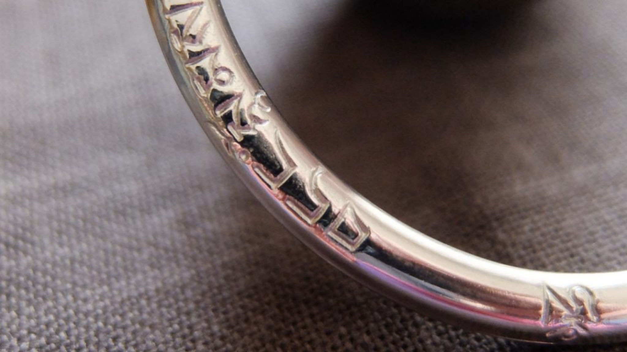 Detail ring kolaborasi Me&Ro